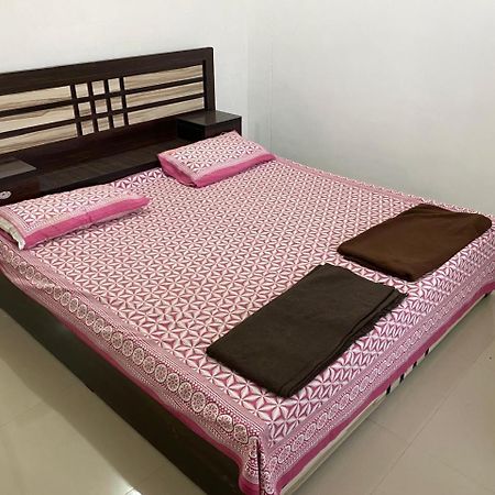 Sriram Homestay 01 Km To Sri Ram Mandir Ayodhya Esterno foto